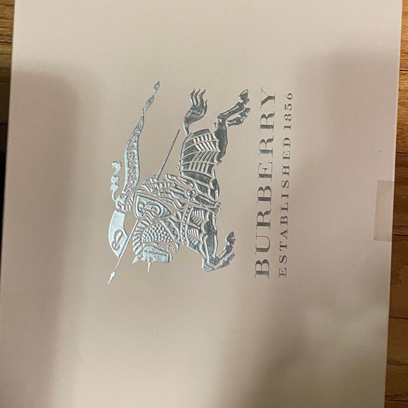 Burberry rain boots - Picture 3 of 4